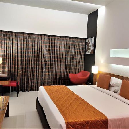 Hotel Satkar Residency Thane Zewnętrze zdjęcie