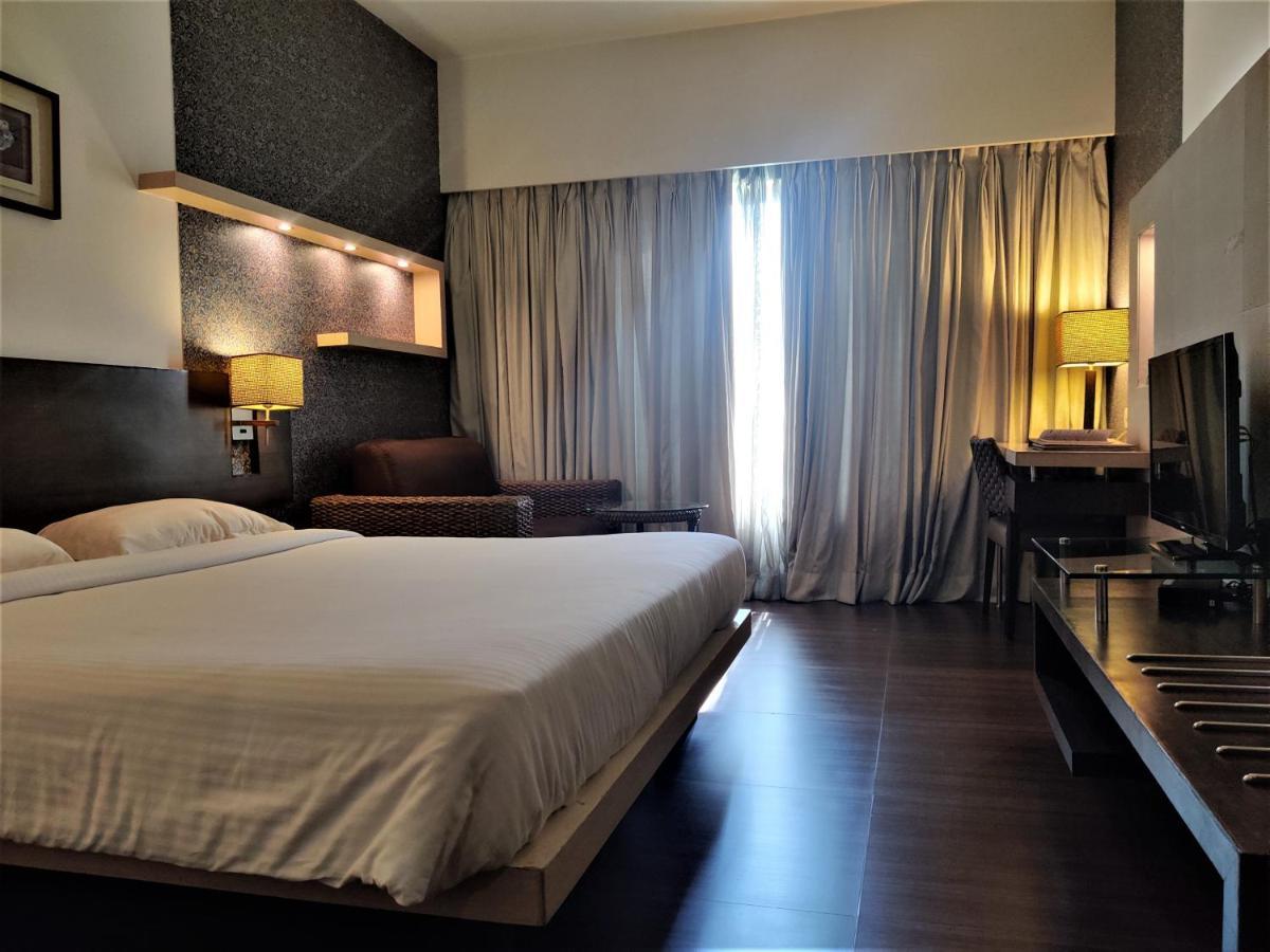 Hotel Satkar Residency Thane Zewnętrze zdjęcie