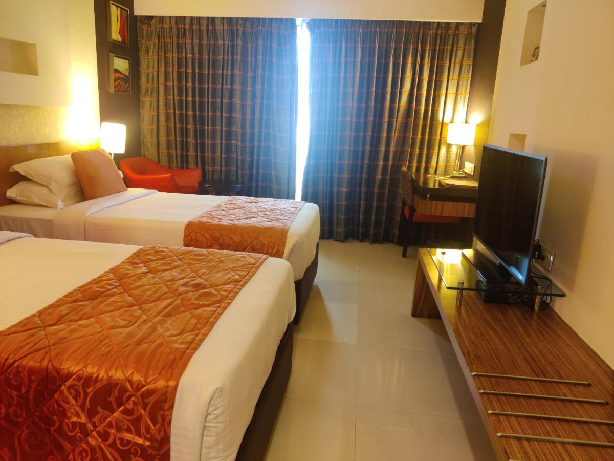 Hotel Satkar Residency Thane Zewnętrze zdjęcie