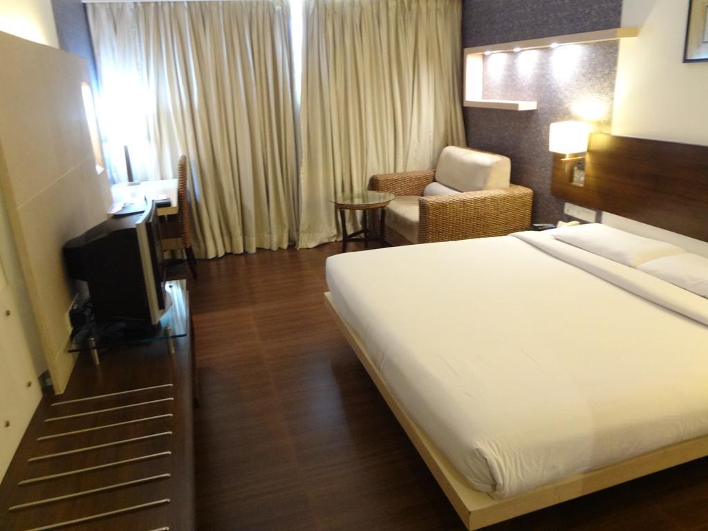 Hotel Satkar Residency Thane Zewnętrze zdjęcie