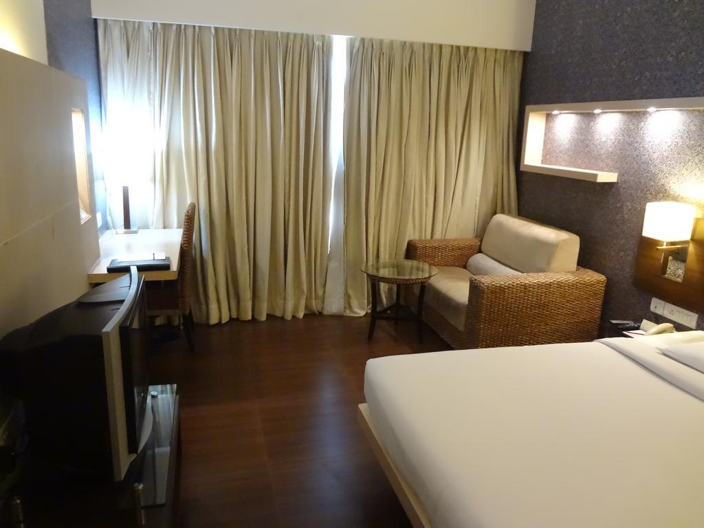Hotel Satkar Residency Thane Zewnętrze zdjęcie